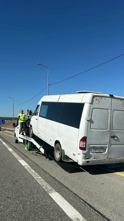 Эвакуатор Солнечногорск — погрузка на парковке ТЦ
